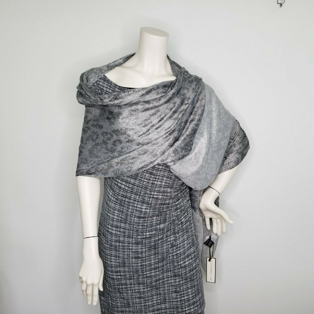 IVY LONDON NYC NWT Gray Silver Metallic Scarf Wra
